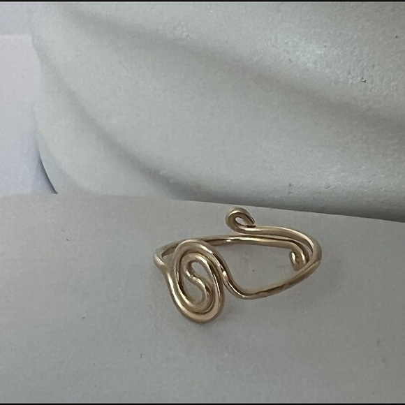 Artisan Toe Ring 14K Gold Yin Yang Design - Picture 6 of 14